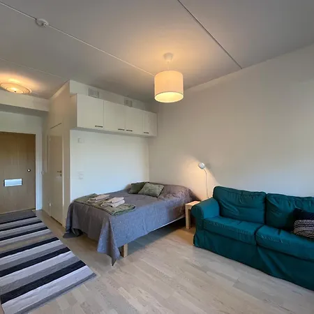 Peaceful Near & Nature, Wifi, Balcony Helsingfors